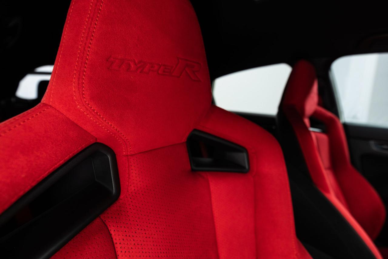 2023-Honda-Civic-Type-R-00018.thumb.jpg.9110cb81b082ece5bbe01c092964d3b3.jpg