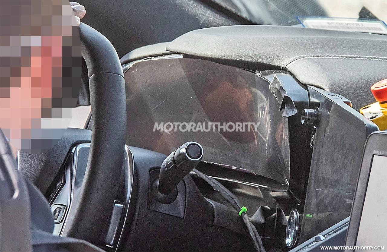 2023-chevrolet-corvette-e-ray-spy-shots--photo-credits-baldauf-sb-medien_100802729_h.jpg