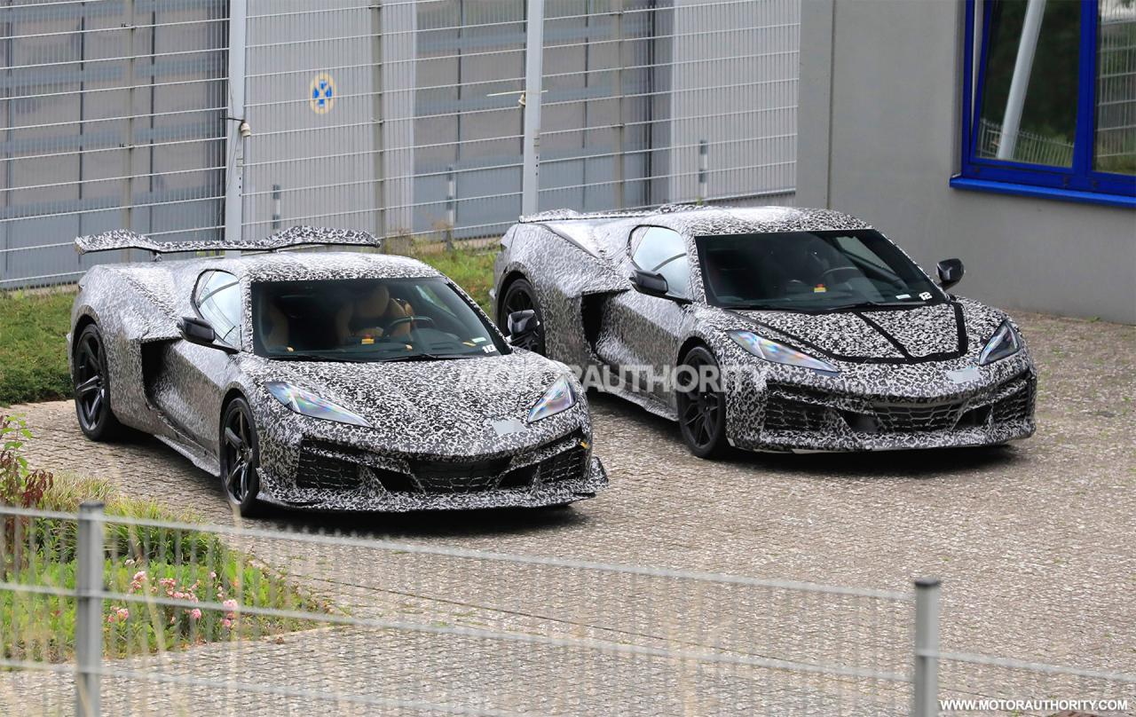 2023-chevrolet-corvette-e-ray-spy-shots--photo-credits-baldauf-sb-medien_100810156_h.jpg