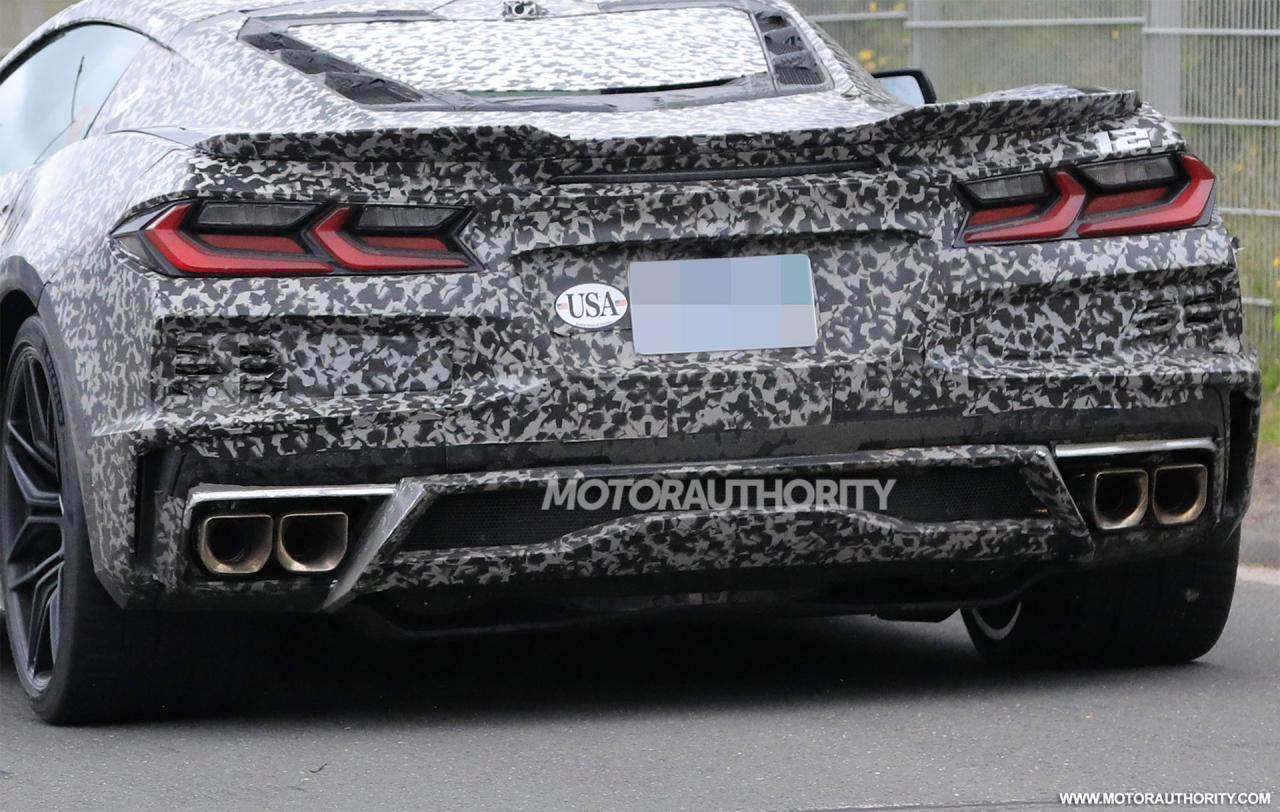 2023-chevrolet-corvette-e-ray-spy-shots--photo-credits-baldauf-sb-medien_100810176_h.jpg