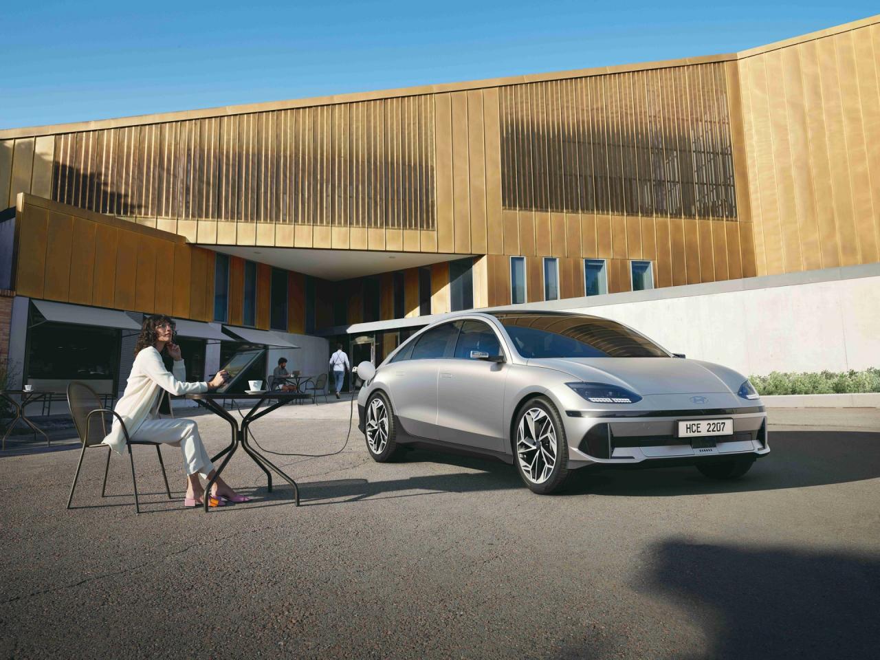 2024-Hyundai-Ioniq-6-6.thumb.jpg.37e72eac883100fbfb0d96b06ece179b.jpg