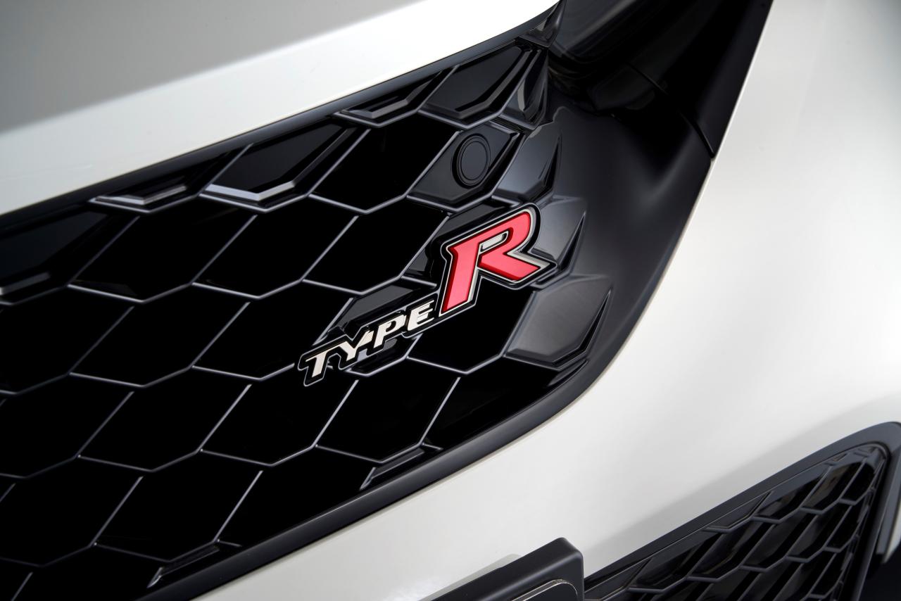 407800_HONDA_UNVEILS_ALL-NEW_CIVIC_TYPE_R.thumb.jpg.084a0462ef985645fb282fec33b82179.jpg