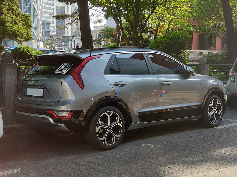 Kia_Niro_Hybrid_SG2_Steel_Gray_(4).jpg.74ea984d4ab0cc3392f6591f36f7234a.jpg