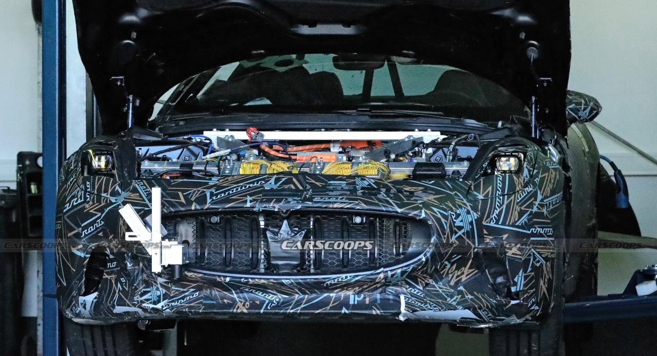Maserati-GranTurismo-Folgore-Scoop-mains.jpg