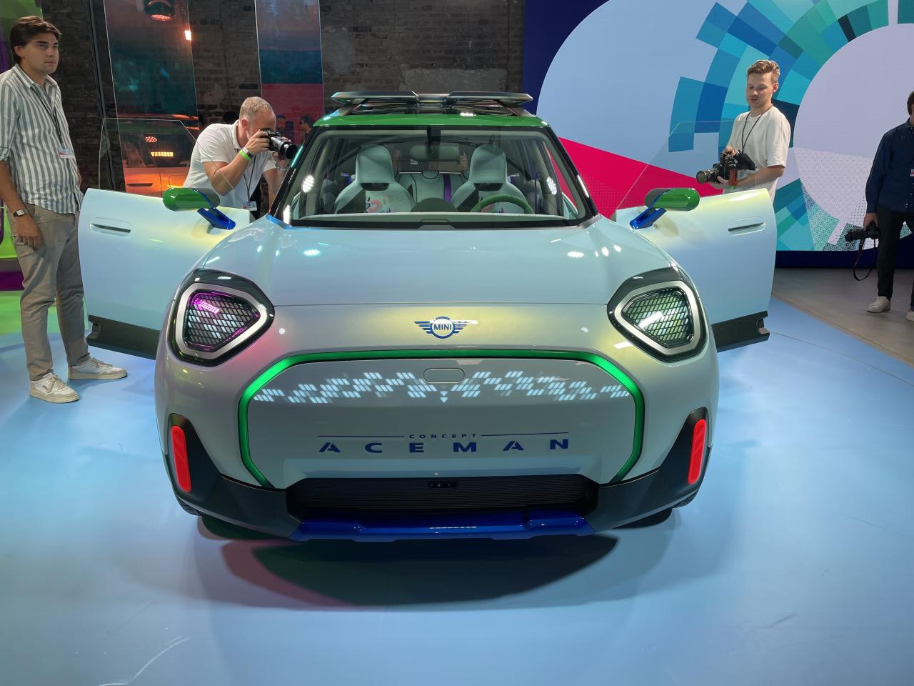 S0-mini-aceman-concept-le-nouveau-crossover-urbain-electrique-de-mini-722012.thumb.jpg.becd659be36a71f2e1d3919868e5372b.jpg