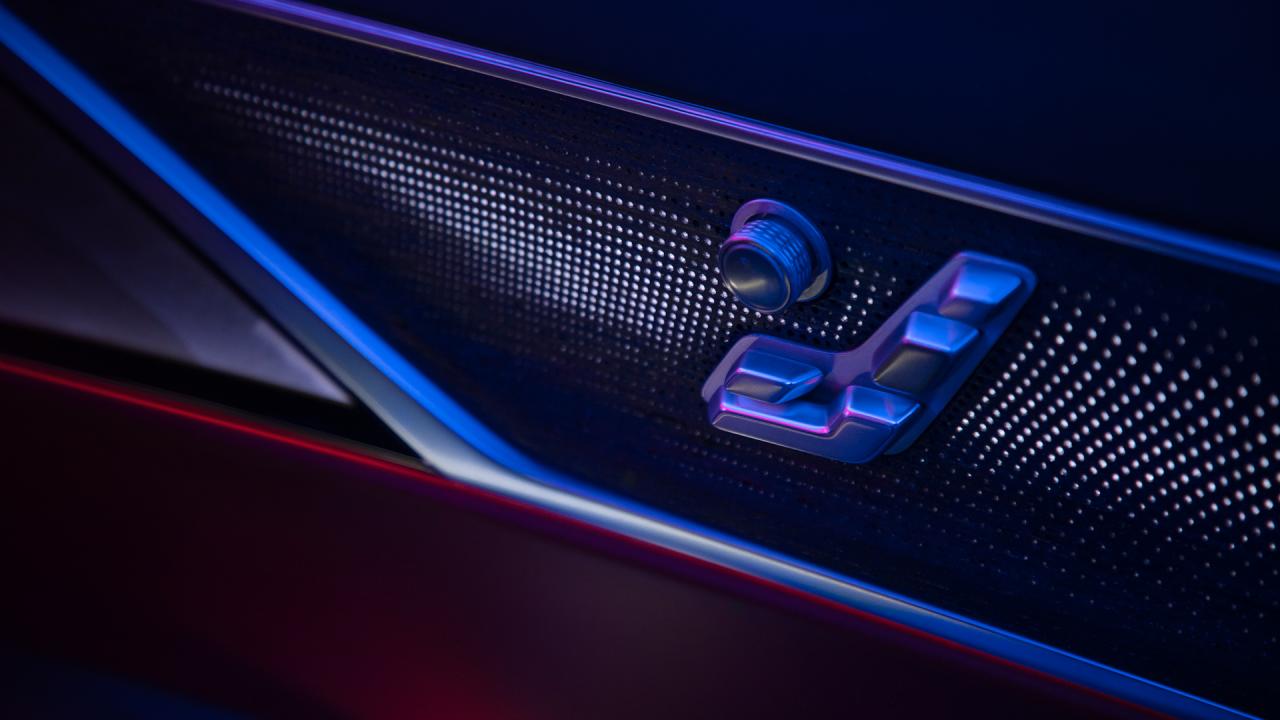 cadillac_100845544_h.jpg