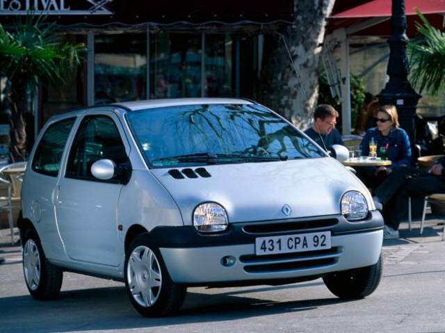fari-twingo-2002.jpg.51b37afcc0c48259ce1603c394813e46.jpg
