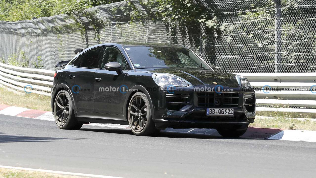 porsche-cayenne-coupe-gts-facelift-spy-photo (1).jpg