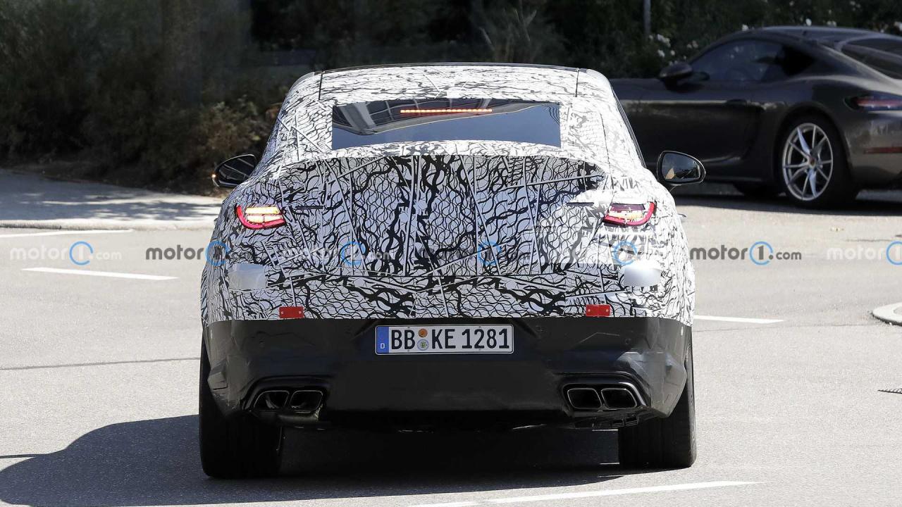 mercedes-amg-glc-63-coupe-spy-photos (4).jpg