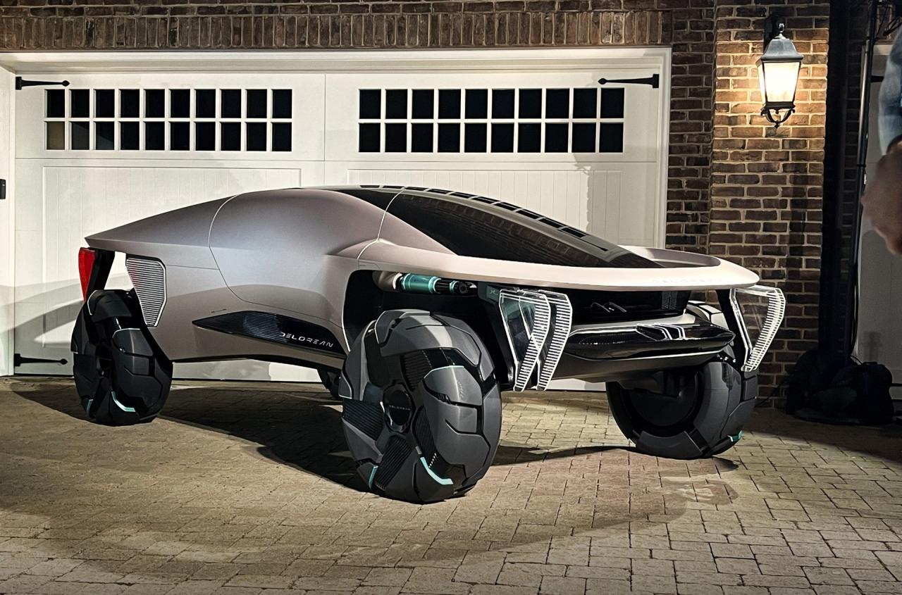 2040-DeLorean-Omega-7.thumb.jpg.bff0b84abffd09713ec97b804878c7be.jpg