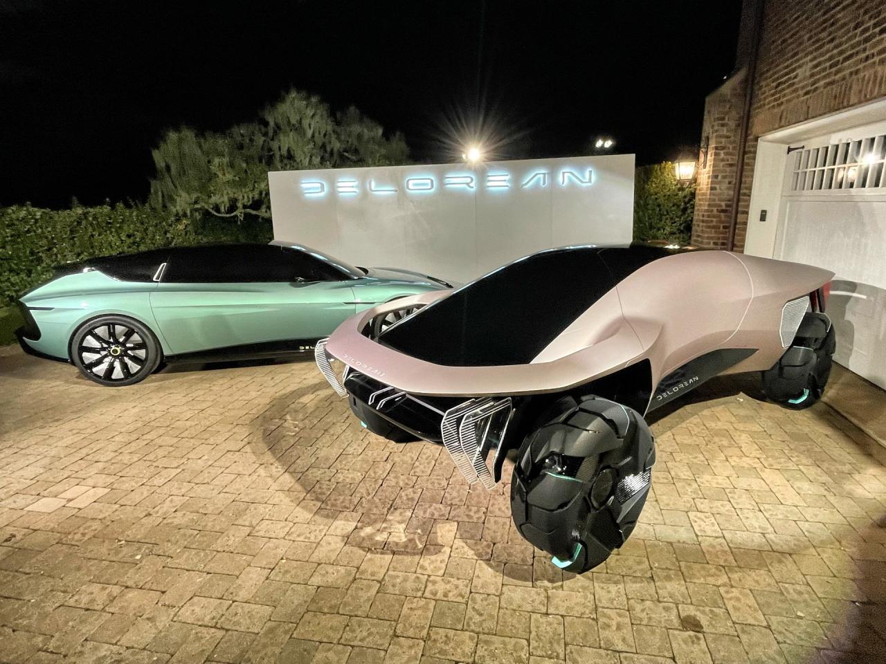 2040-DeLorean-Omega-and-2024-DeLorean-Alpha5-Plasmatail.thumb.jpg.4d5114640a183f38b61ddf09835d810a.jpg