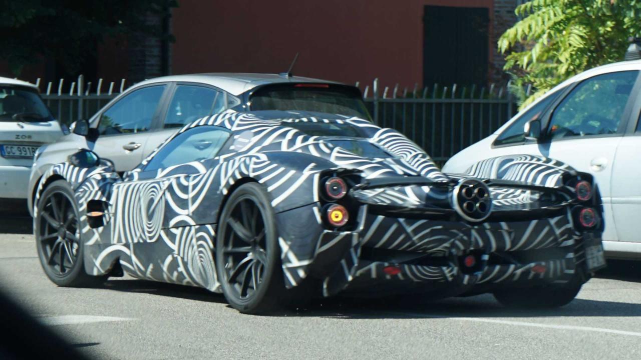 pagani-c10-spy-photo (1).jpg
