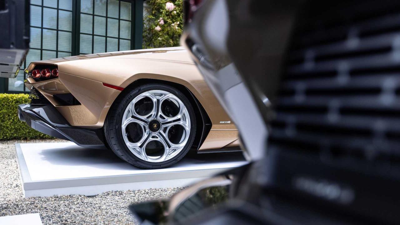 first-lamborghini-countach-lpi-800-4-in-the-us (1).jpg