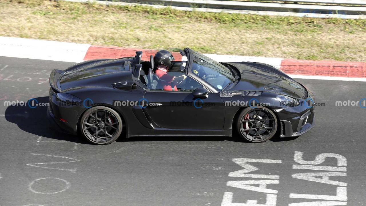 porsche-718-spyder-rs-weissach-spy-photo (3).jpg
