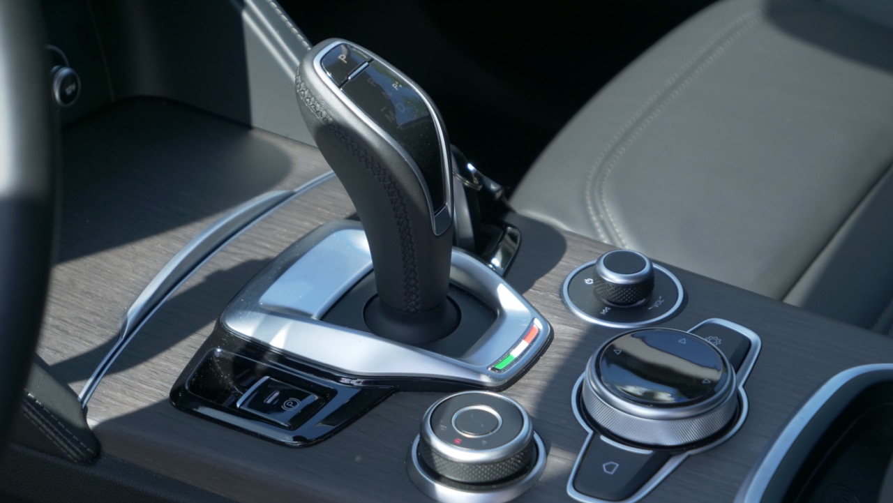 Alfa_Romeo_Stelvio_MY_2020_come_va_prova_su_strada_36.jpg