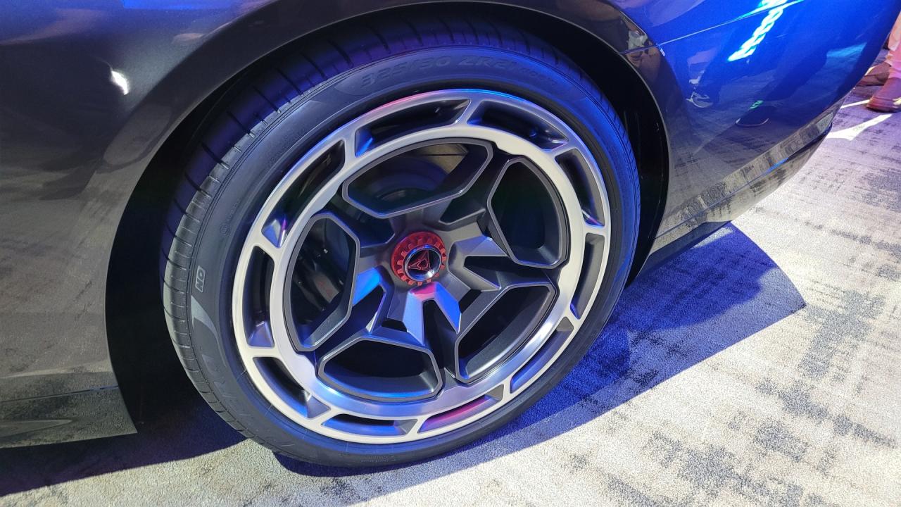 Dodge-Charger-Daytona-SRT-Concept-Live-12.jpg