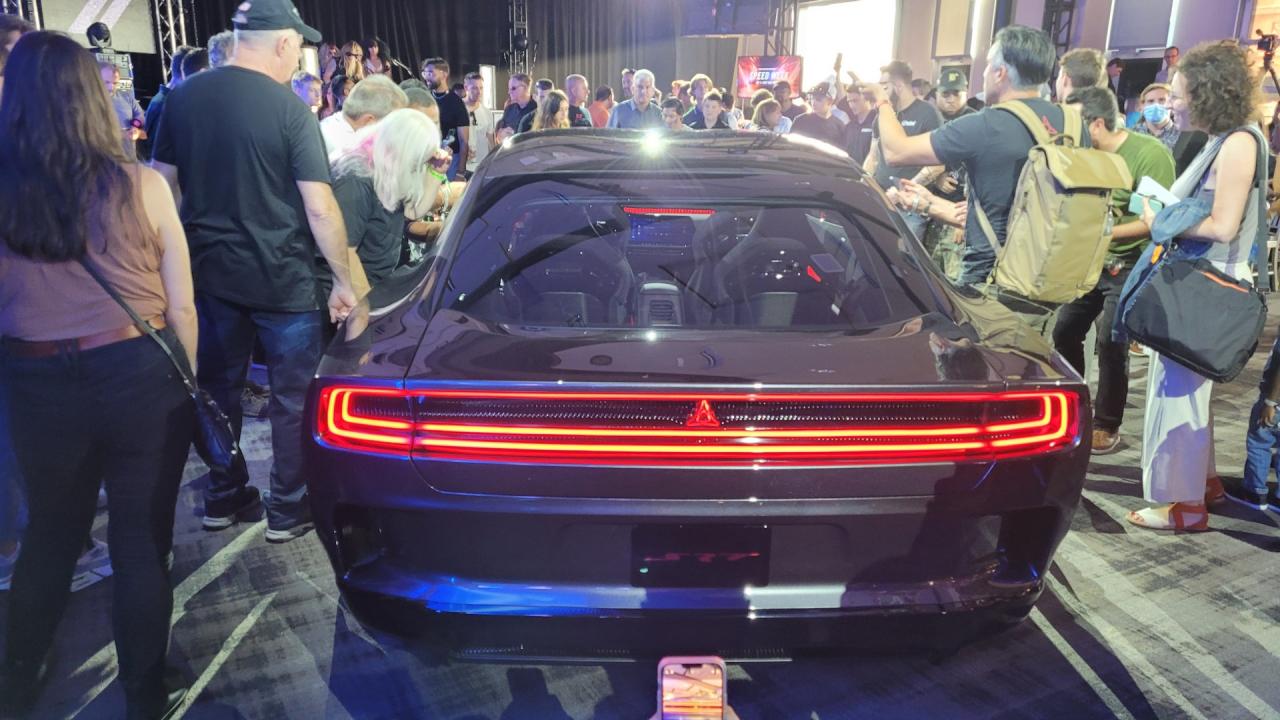 Dodge-Charger-Daytona-SRT-Concept-Live-15.jpg