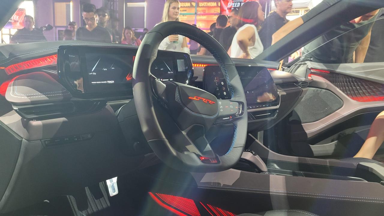 Dodge-Charger-Daytona-SRT-Concept-Live-2-20.jpg