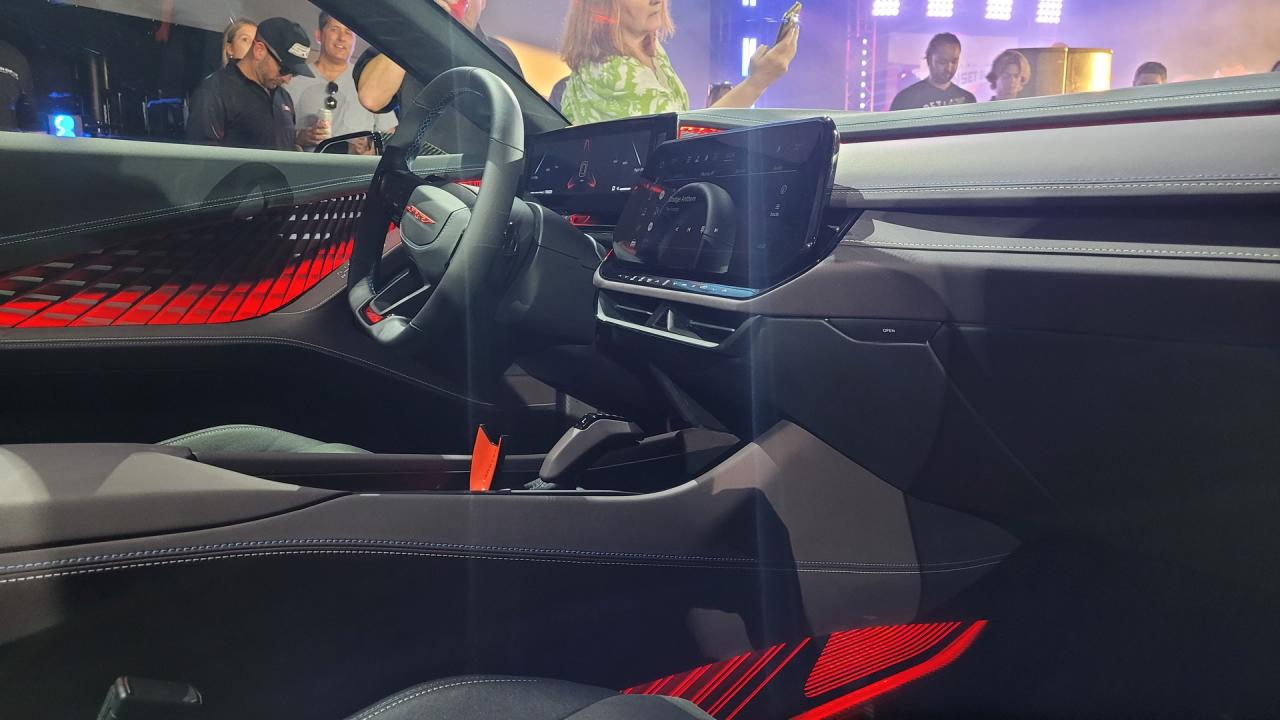 Dodge-Charger-Daytona-SRT-Concept-Live-2-27.jpg