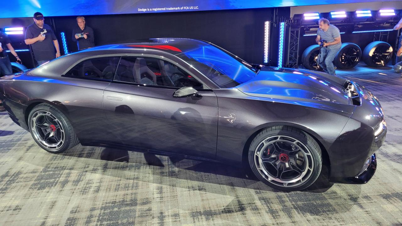 Dodge-Charger-Daytona-SRT-Concept-Live-2.jpg