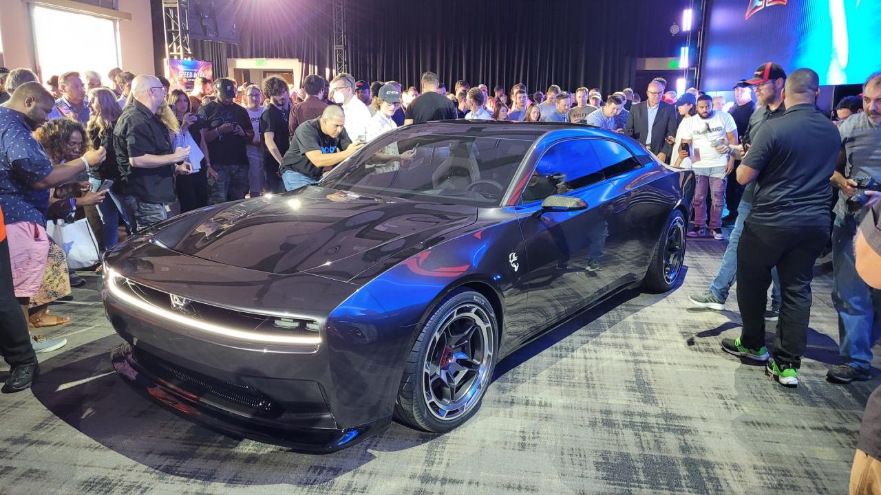 Dodge-Charger-Daytona-SRT-Concept-Live-9.jpg