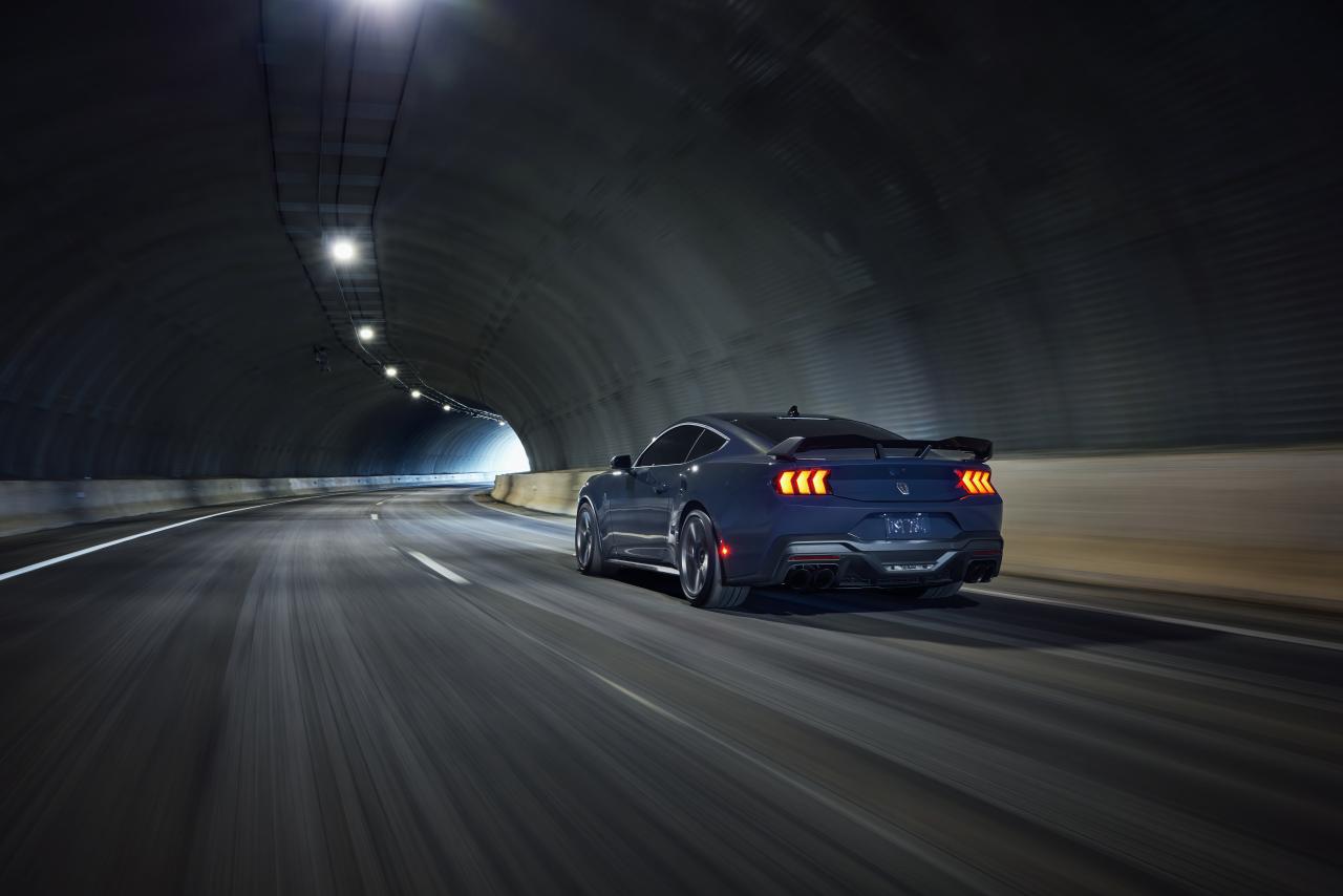 Mustang Dark Horse 12.jpg