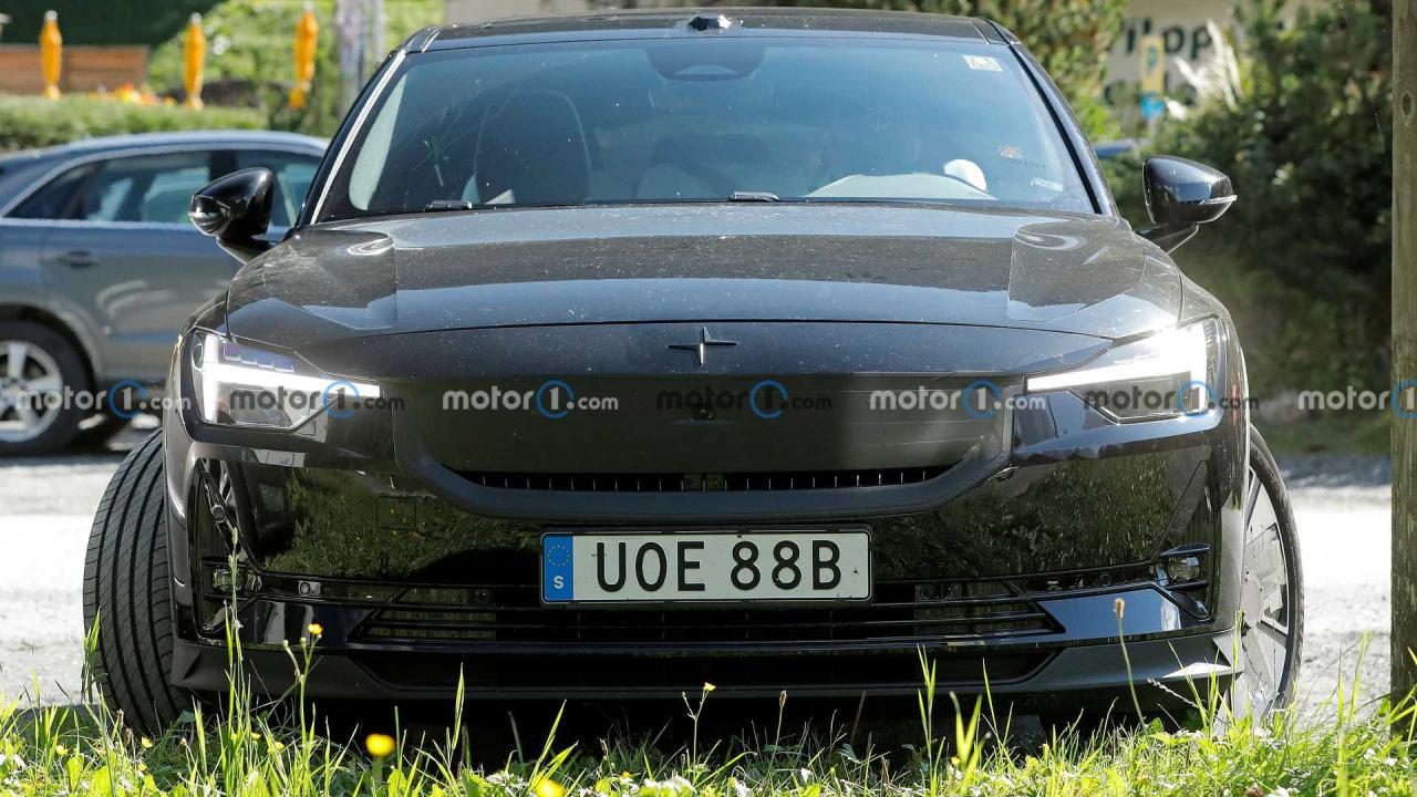 polestar-2-facelift-spy-photo (3).jpg