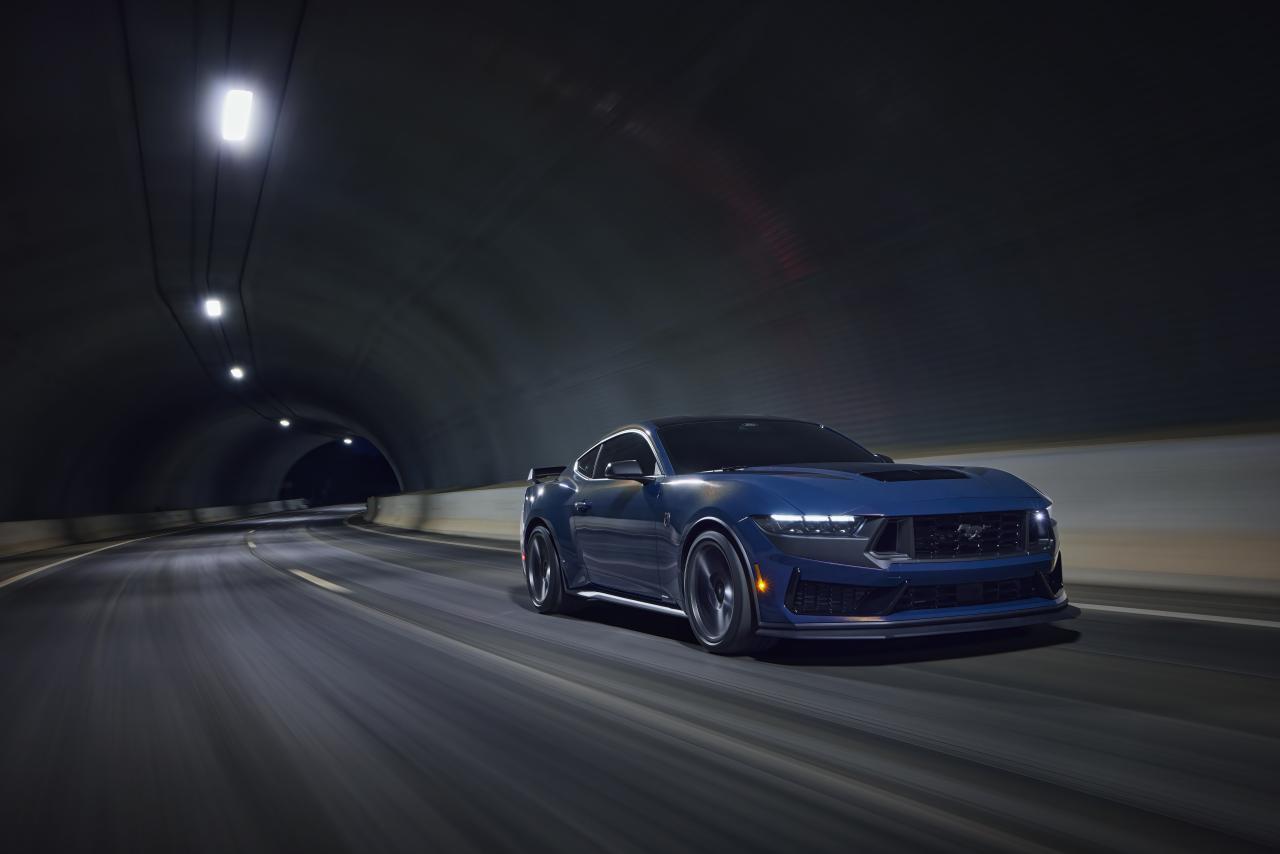 Mustang Dark Horse 13.jpg