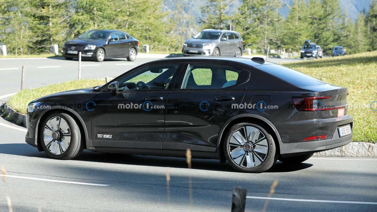 polestar-2-facelift-spy-photo (1).jpg