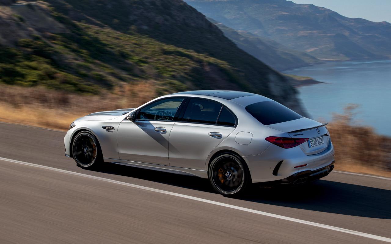2023-Mercedes-AMG-C-63-S-E-PERFORMANCE-00006.jpg