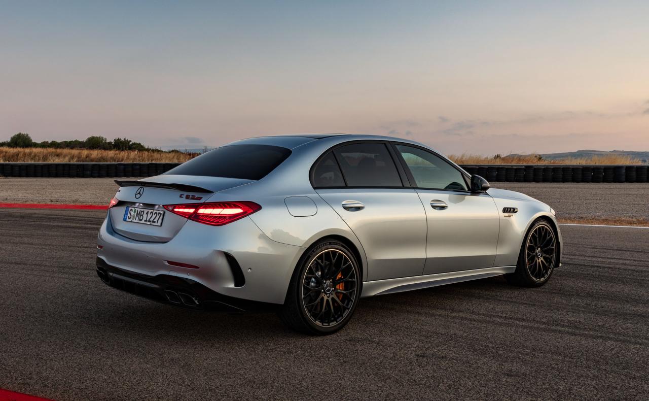 2023-Mercedes-AMG-C-63-S-E-PERFORMANCE-00012.jpg