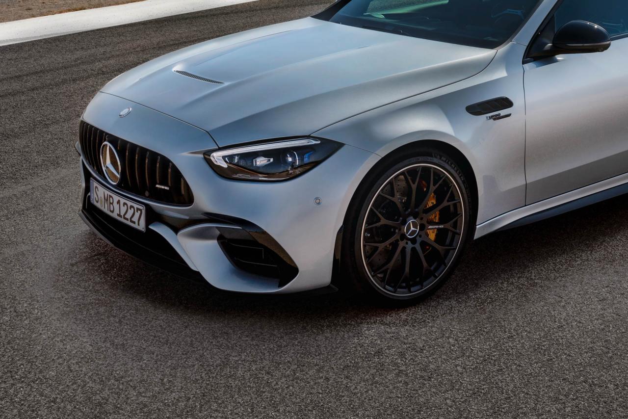 2023-Mercedes-AMG-C-63-S-E-PERFORMANCE-00017.jpg