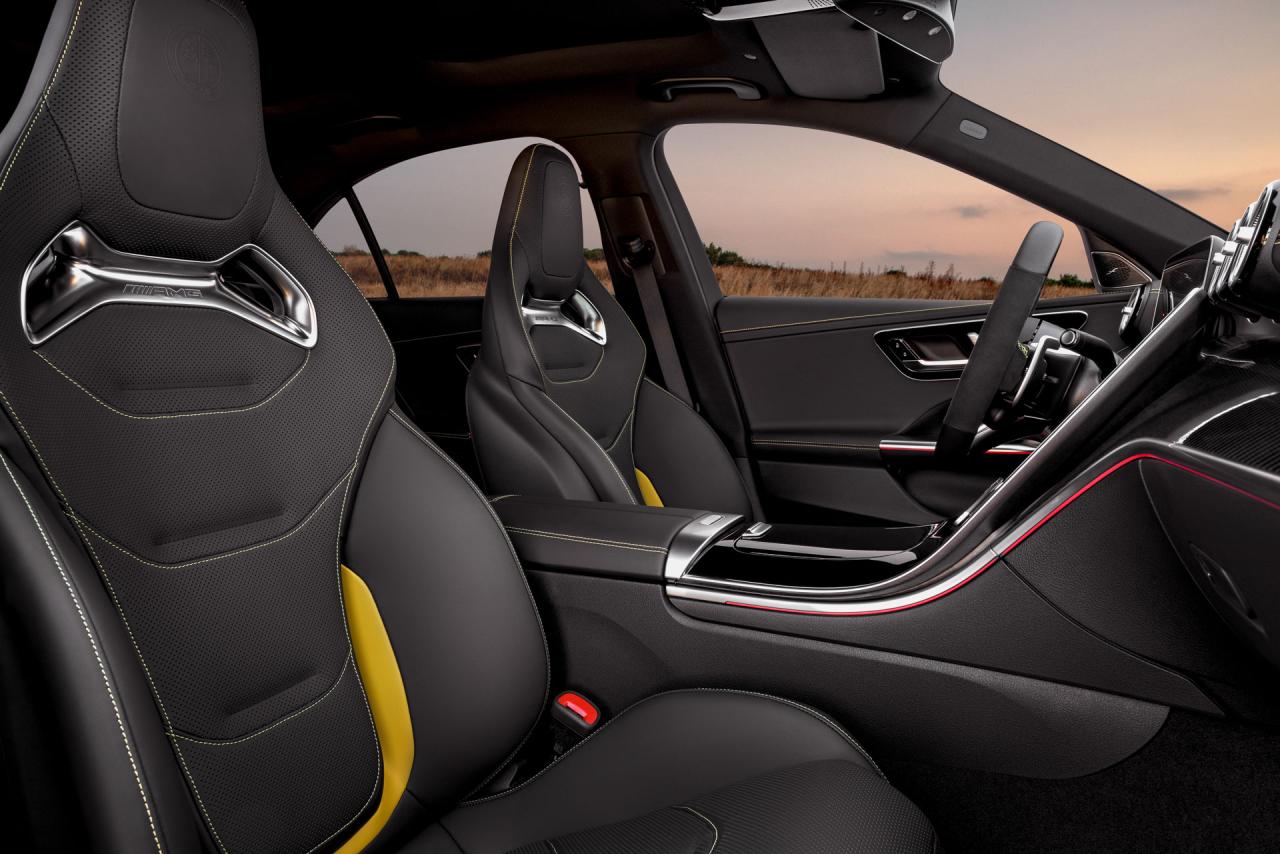 2023-Mercedes-AMG-C-63-S-E-PERFORMANCE-00022.jpg