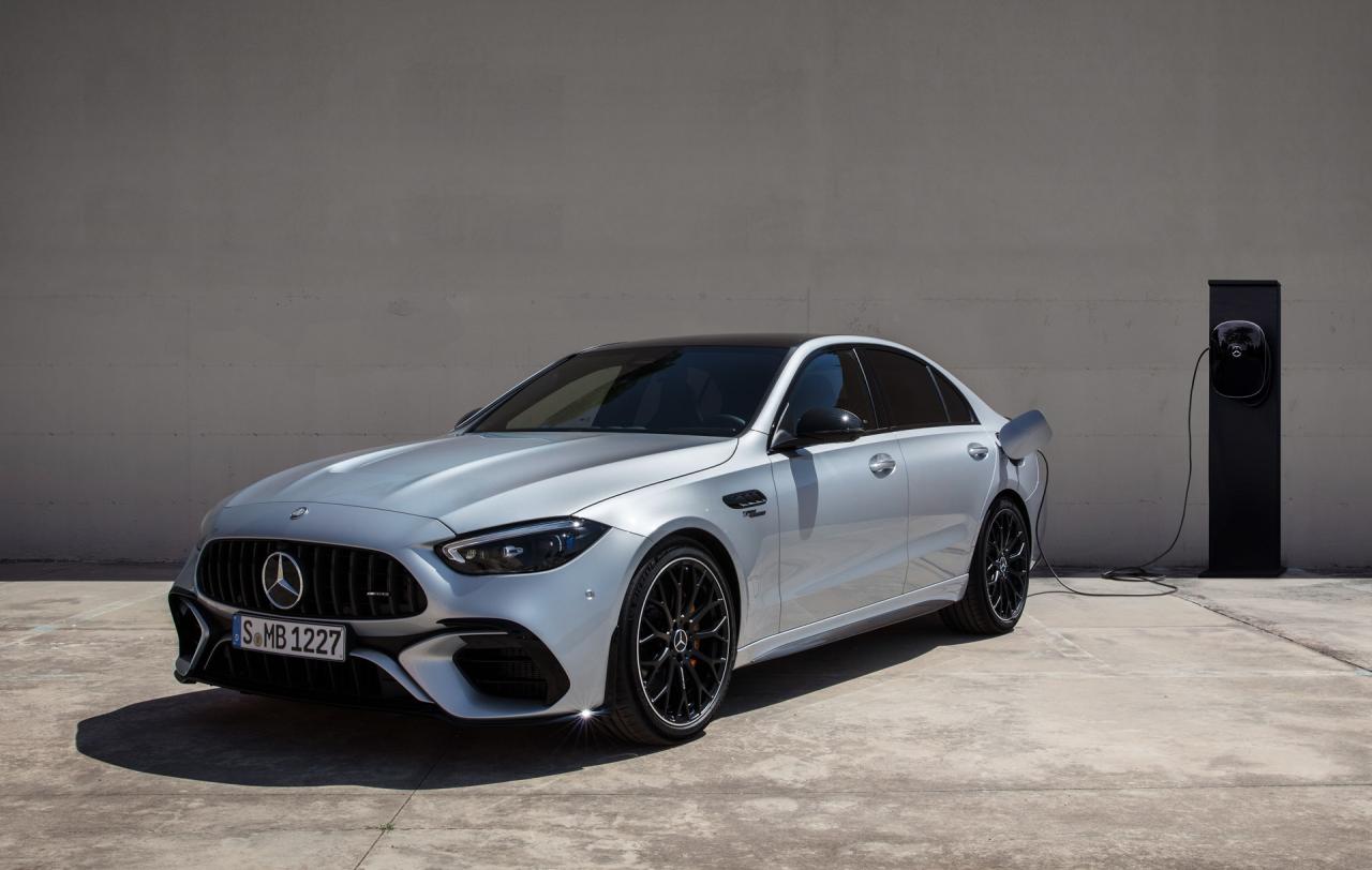 2023-Mercedes-AMG-C-63-S-E-PERFORMANCE-00027.jpg