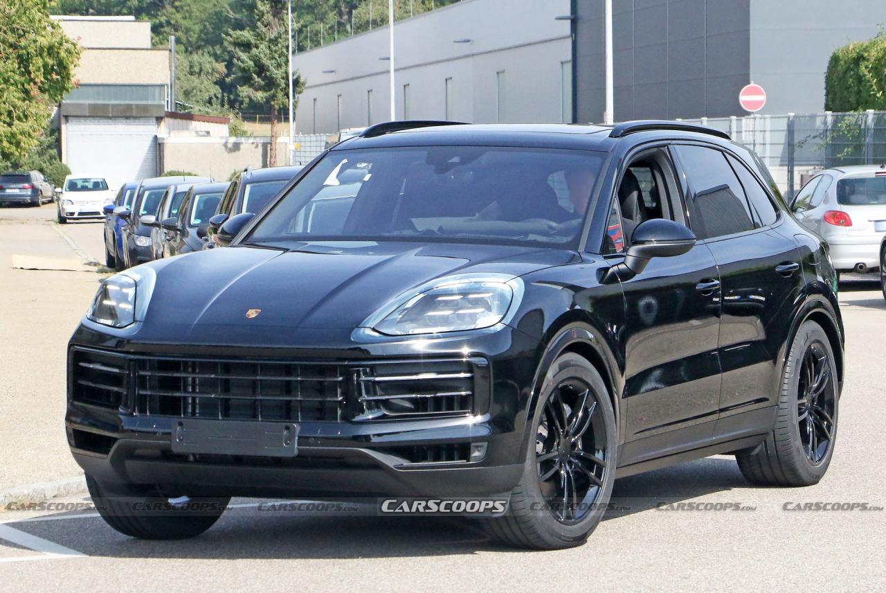 2023-Porsche-Cayenne-10.jpg