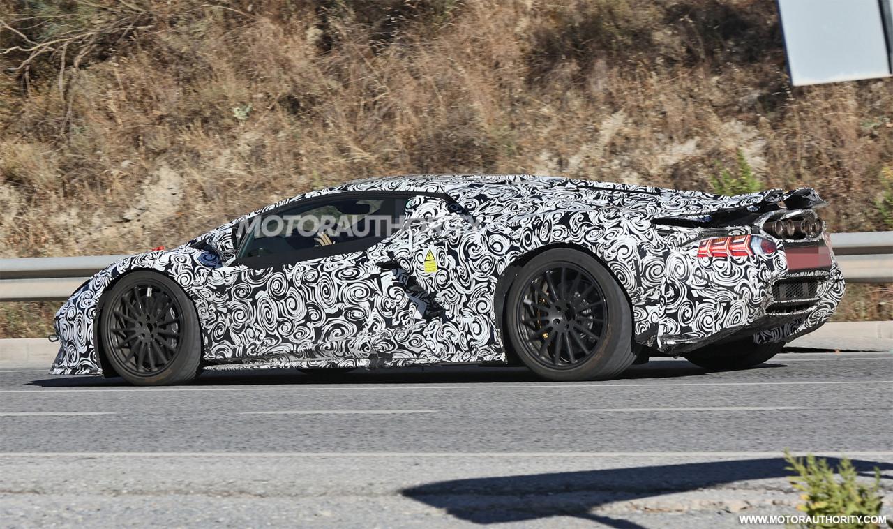 2023-lamborghini-aventador-successor-spy-shots--photo-credits-baldauf-sb-medien_100846974_h.jpg
