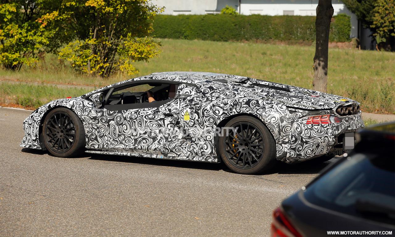 2023-lamborghini-aventador-successor-spy-shots--photo-credits-baldauf-sb-medien_100855936_h.jpg
