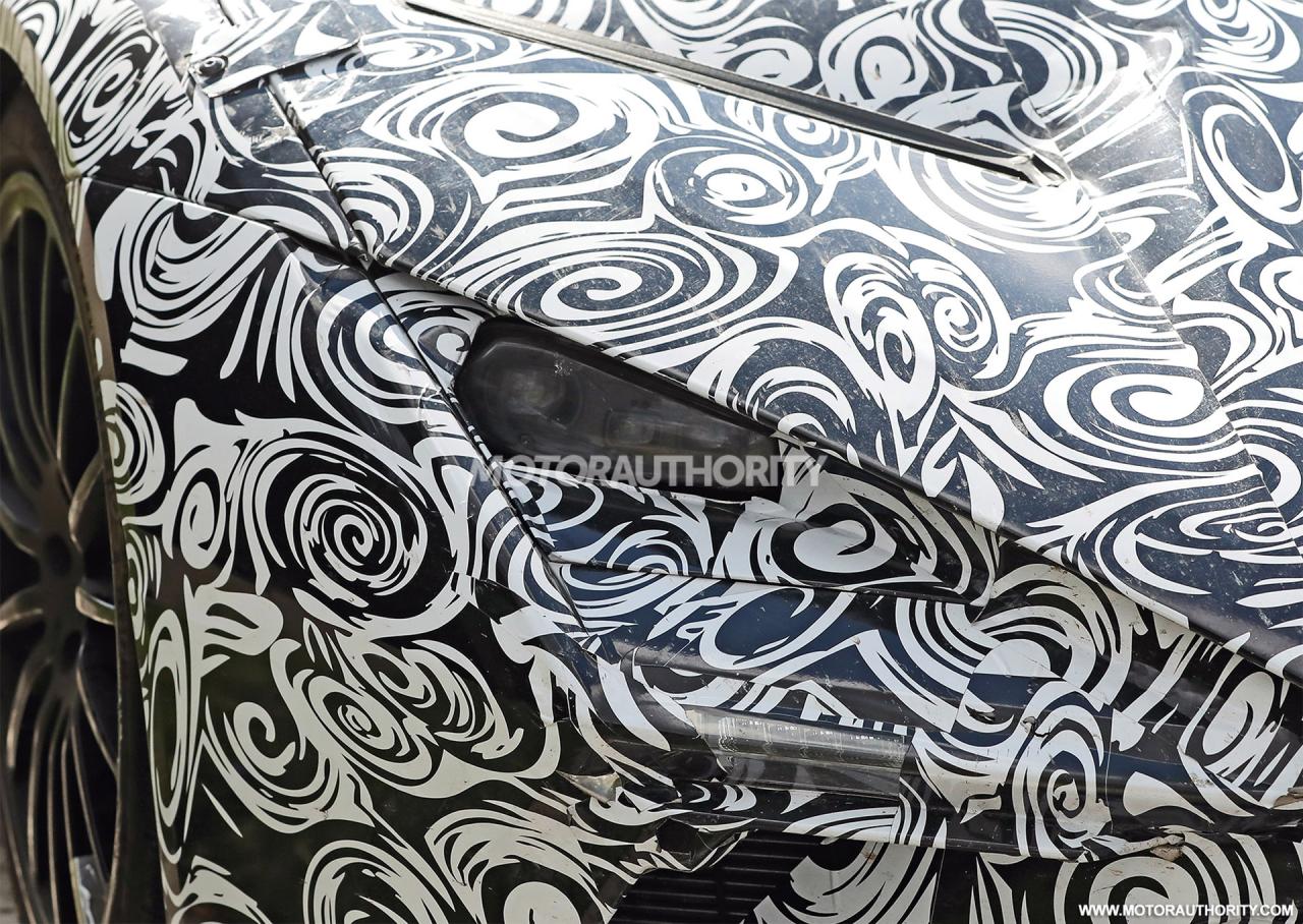2023-lamborghini-aventador-successor-spy-shots--photo-credits-baldauf-sb-medien_100855944_h.jpg
