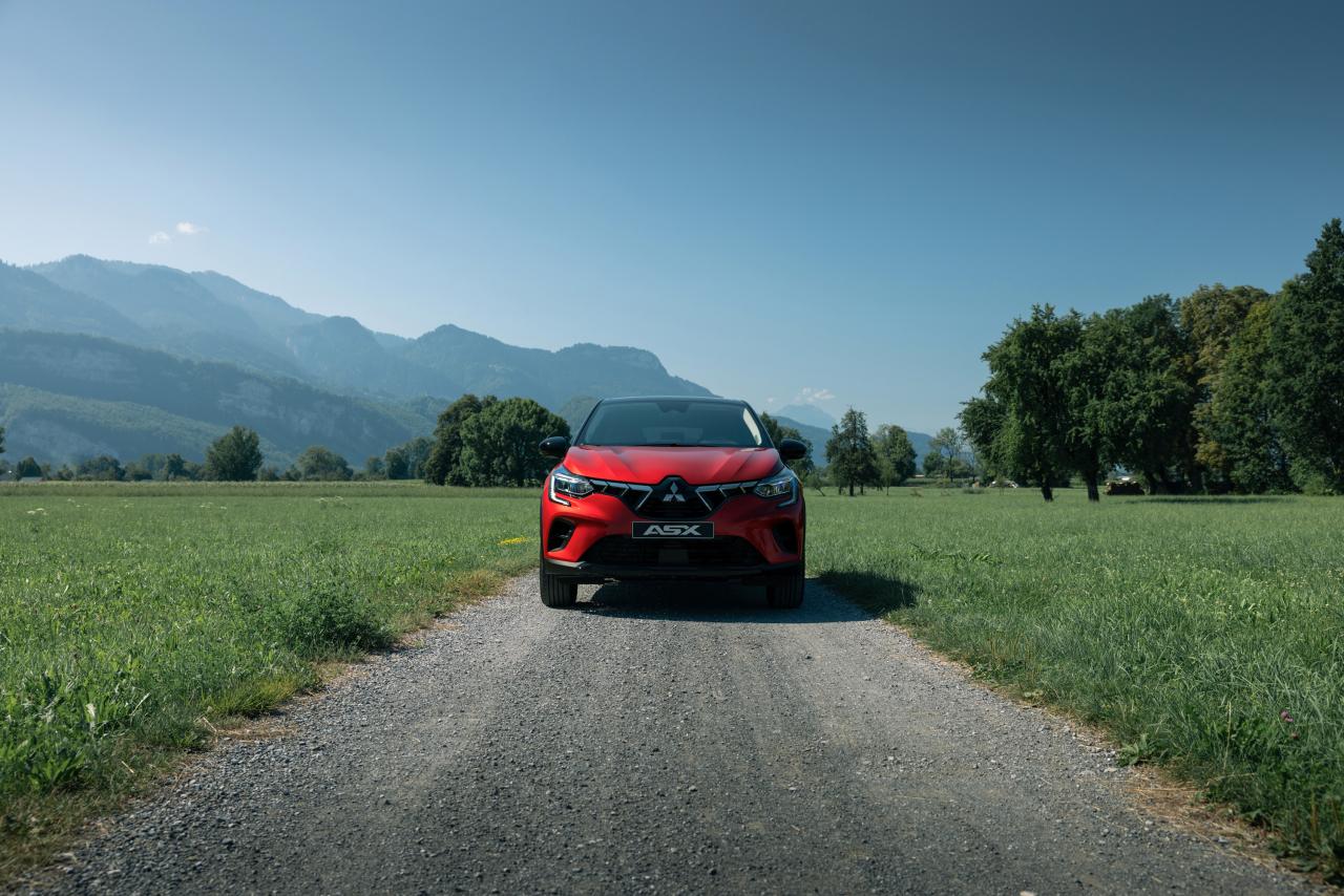 23my_asx_phev_instyle_pr_image_front_2_lr.jpg