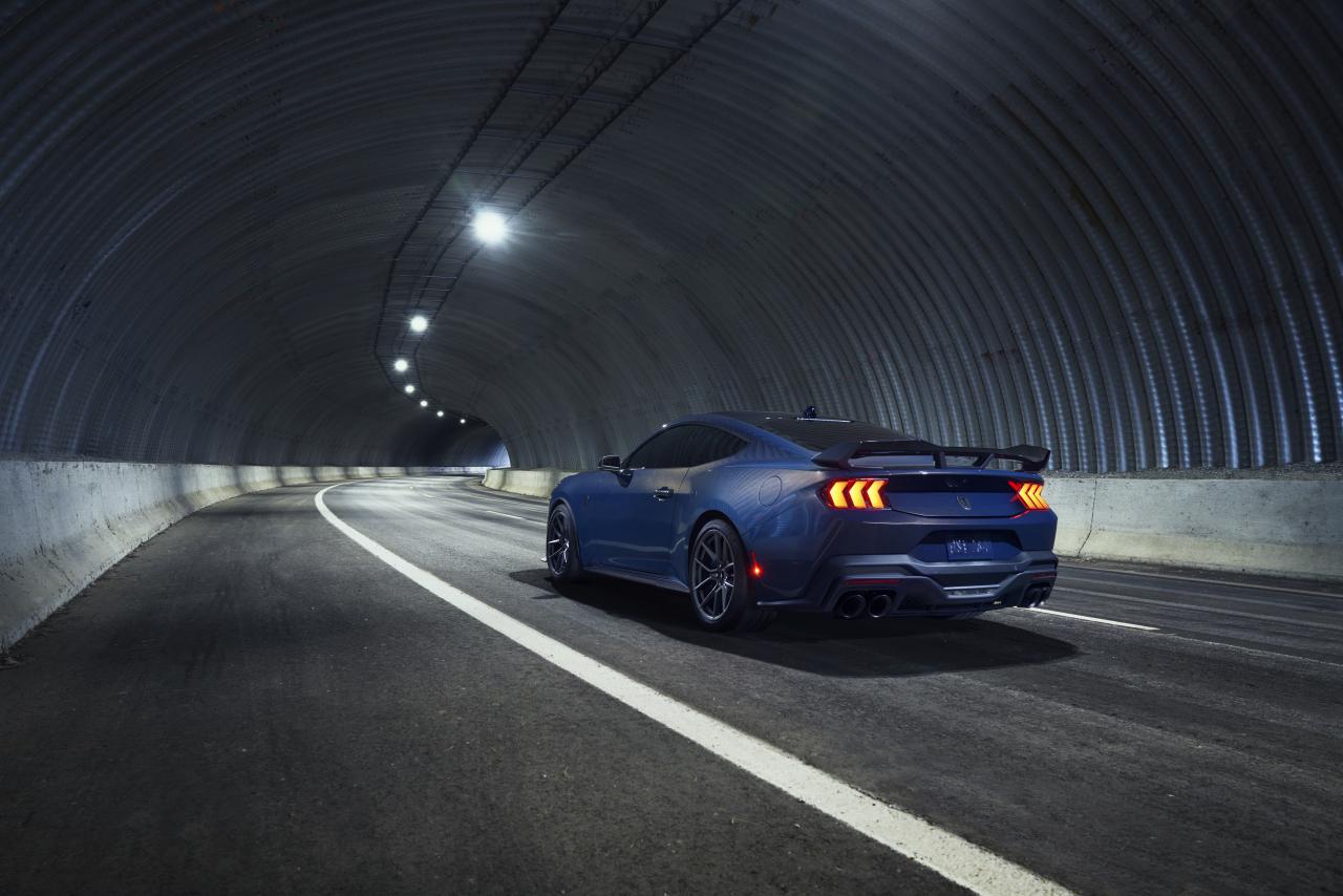 Mustang Dark Horse 09.jpg