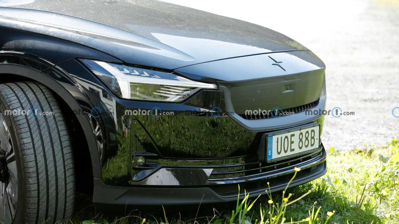 polestar-2-facelift-spy-photo (4).jpg