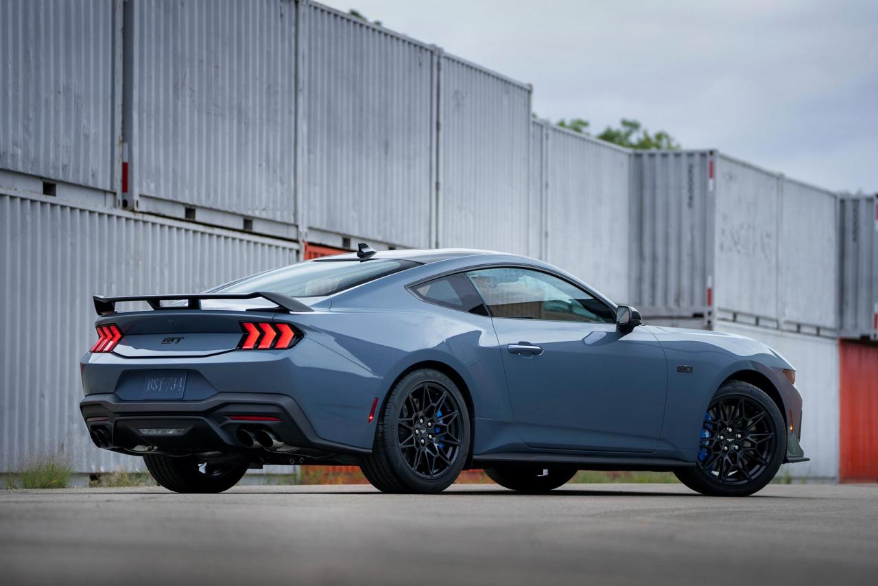 NEW_FORD_MUSTANG_2-LOW.thumb.jpg.6c43032e76daef5212074ff112d9b24d.jpg