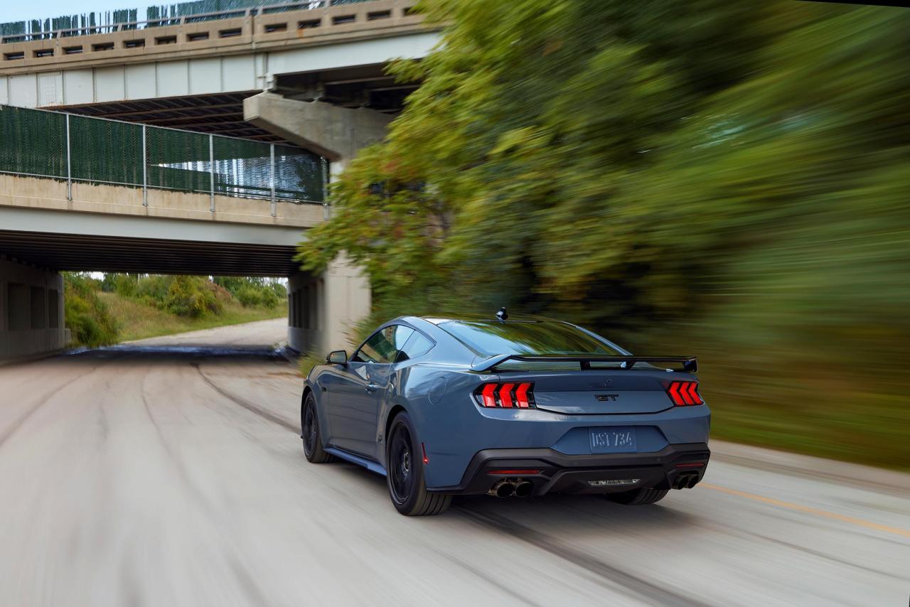 NEW_FORD_MUSTANG_33-LOW.thumb.jpg.857cc12dc1d1bb5887dc326154a3dc8e.jpg