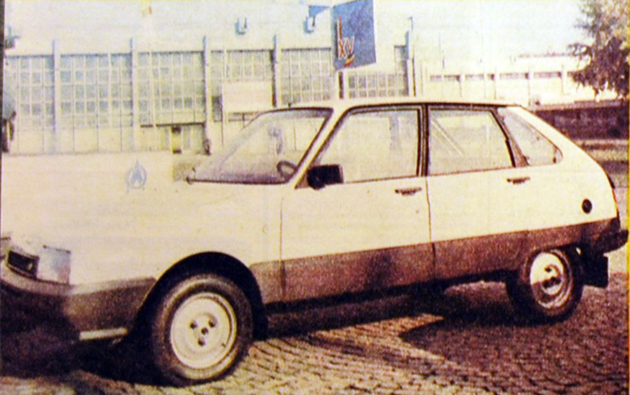 Oltcit_5-porte_prototipo_1989_passo-lungo_lato-guida.jpg.475daa5eb94d608a7b114c4828e03559.jpg