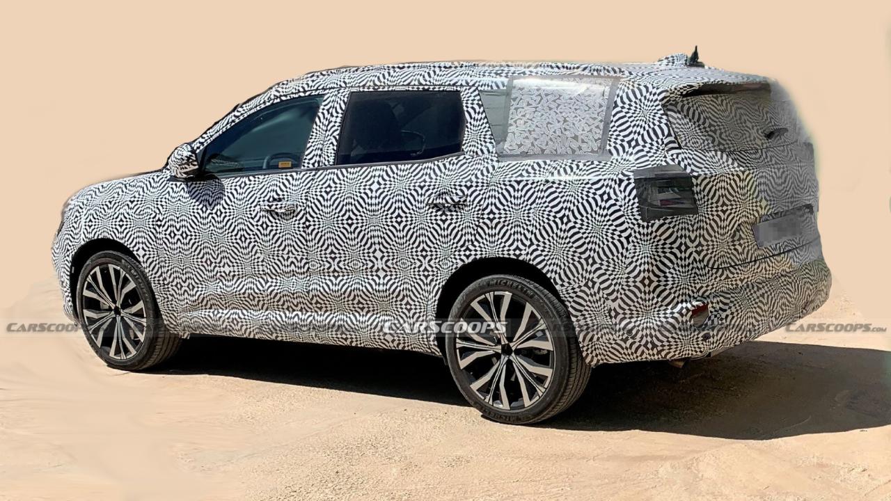 Renault-Austral-Espace-Scoop.thumb.jpg.361e7a20925eaf4a0693653ef192221e.jpg