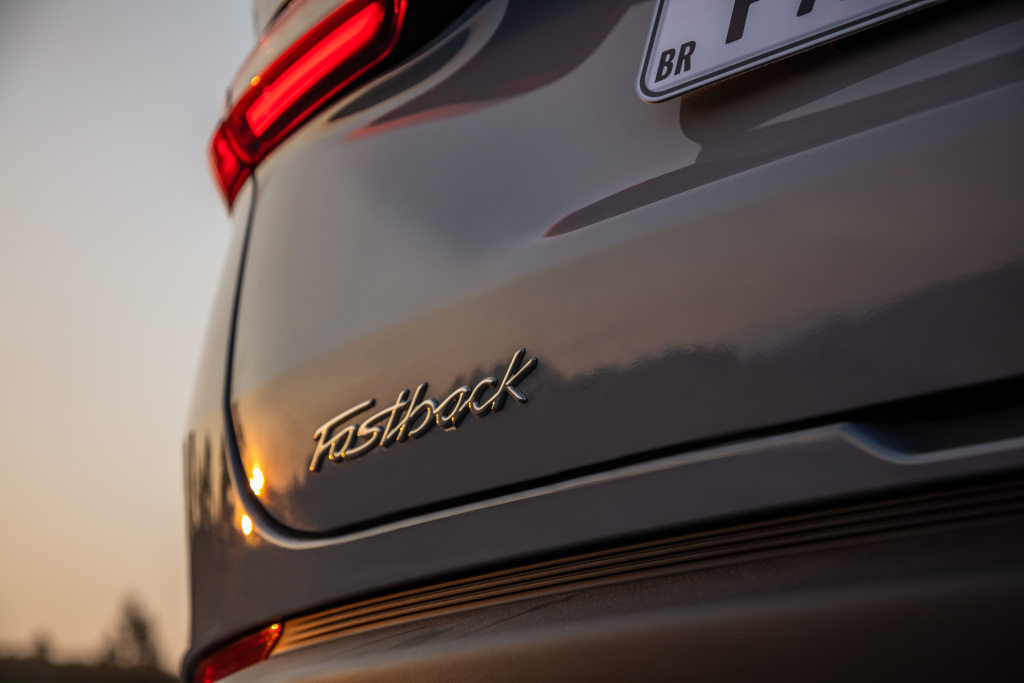 fiat_fastback_limited_edition_turbo_270_powered_by_abarth_6.jpg.cb86103a591b3787b8eb34925fb4976d.jpg