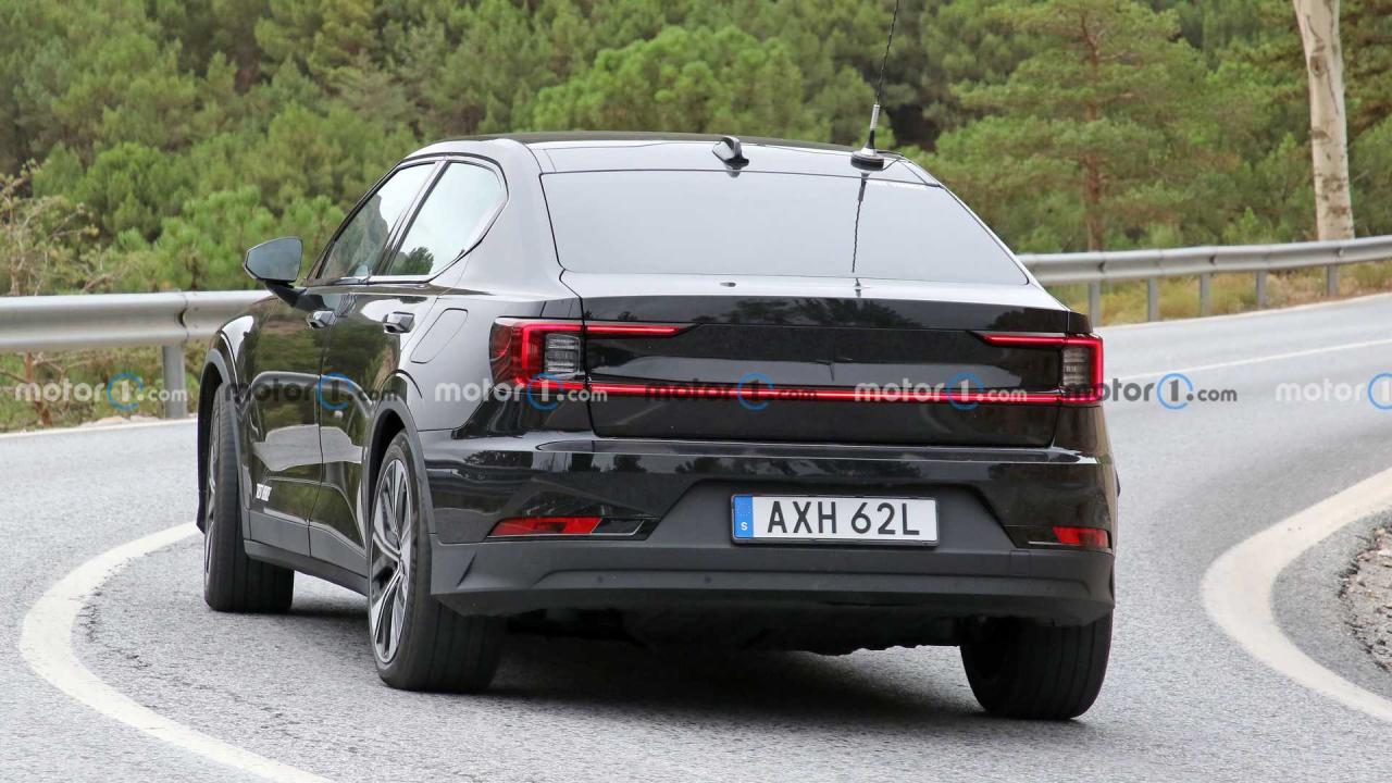 polestar-2-rear-view-facelift-spy-photo.jpg