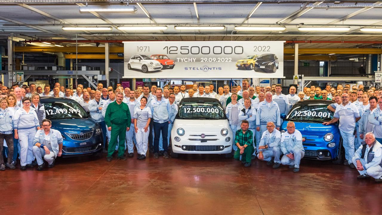 stellantisintychycelebratestheproductionof12500000vehicles-6335bacf608fd.thumb.jpeg.fde9d36d739c9b876d397a0ba9585fa5.jpeg