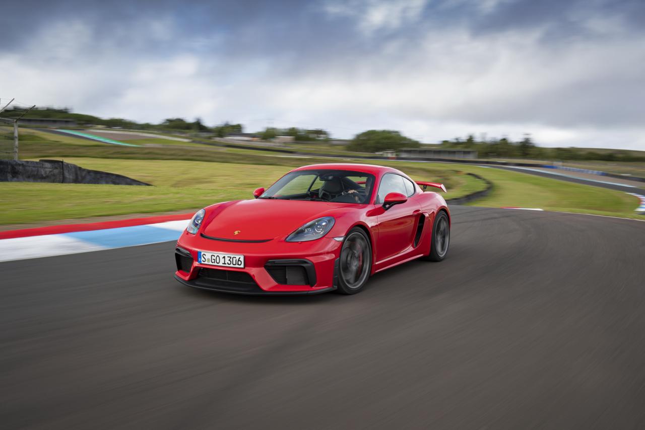 05b3b1e4-porsche-718-cayman-gt4-04.thumb.jpg.fdd3fb111261b444ba27f353df5a4f1b.jpg
