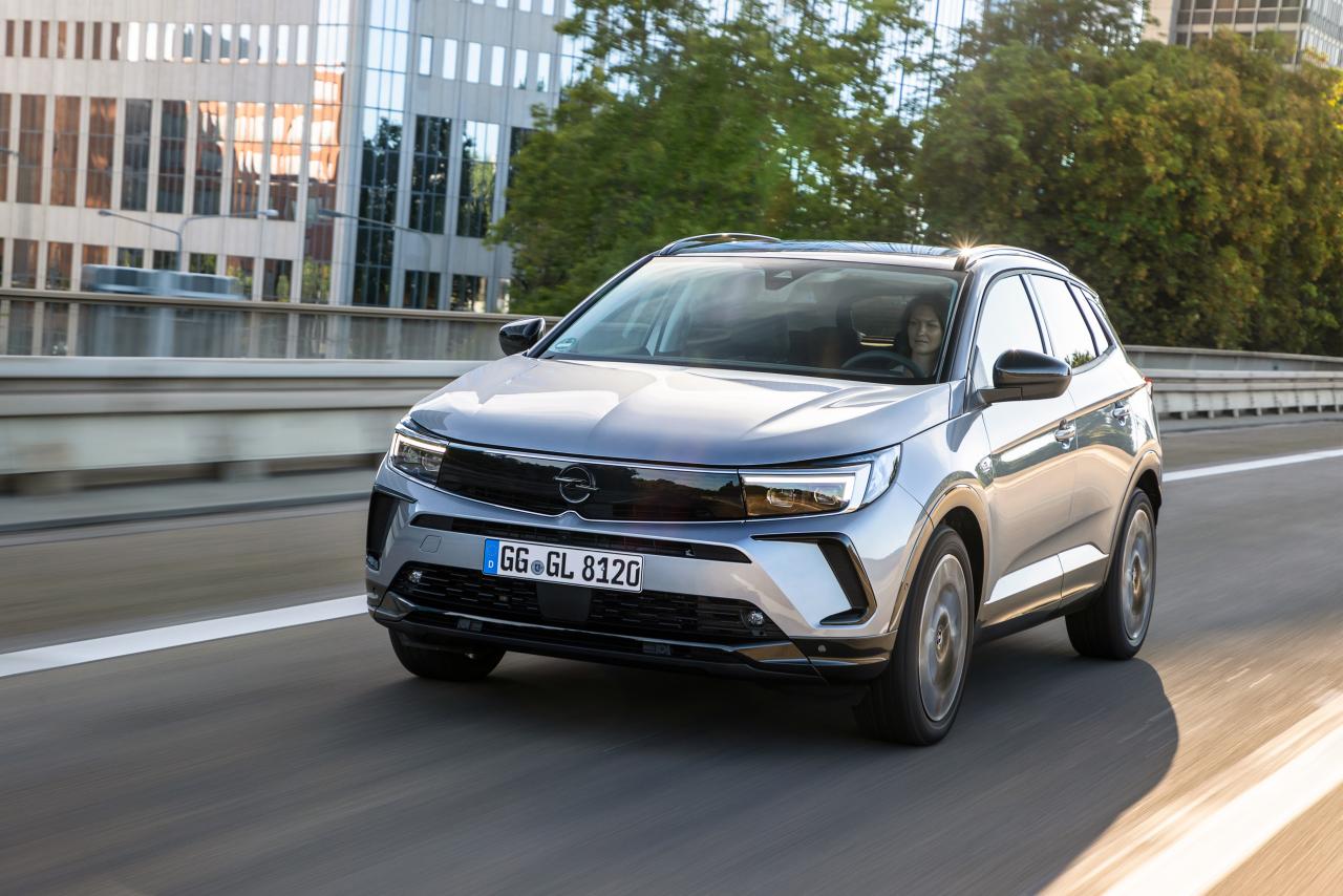 09_Opel-Grandland-516734.thumb.jpg.807f7b2d972a68712d7045222057b433.jpg